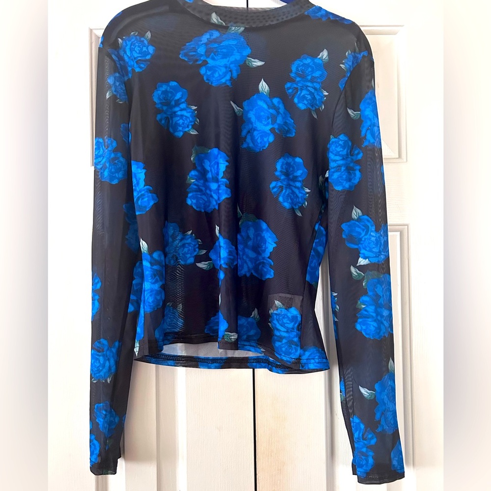 SALE NWOT Mesh cropped long sleeve royal blue and black flower top